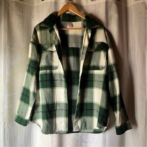 Time and Tru Women’s Green Plaid Button Down Shirt